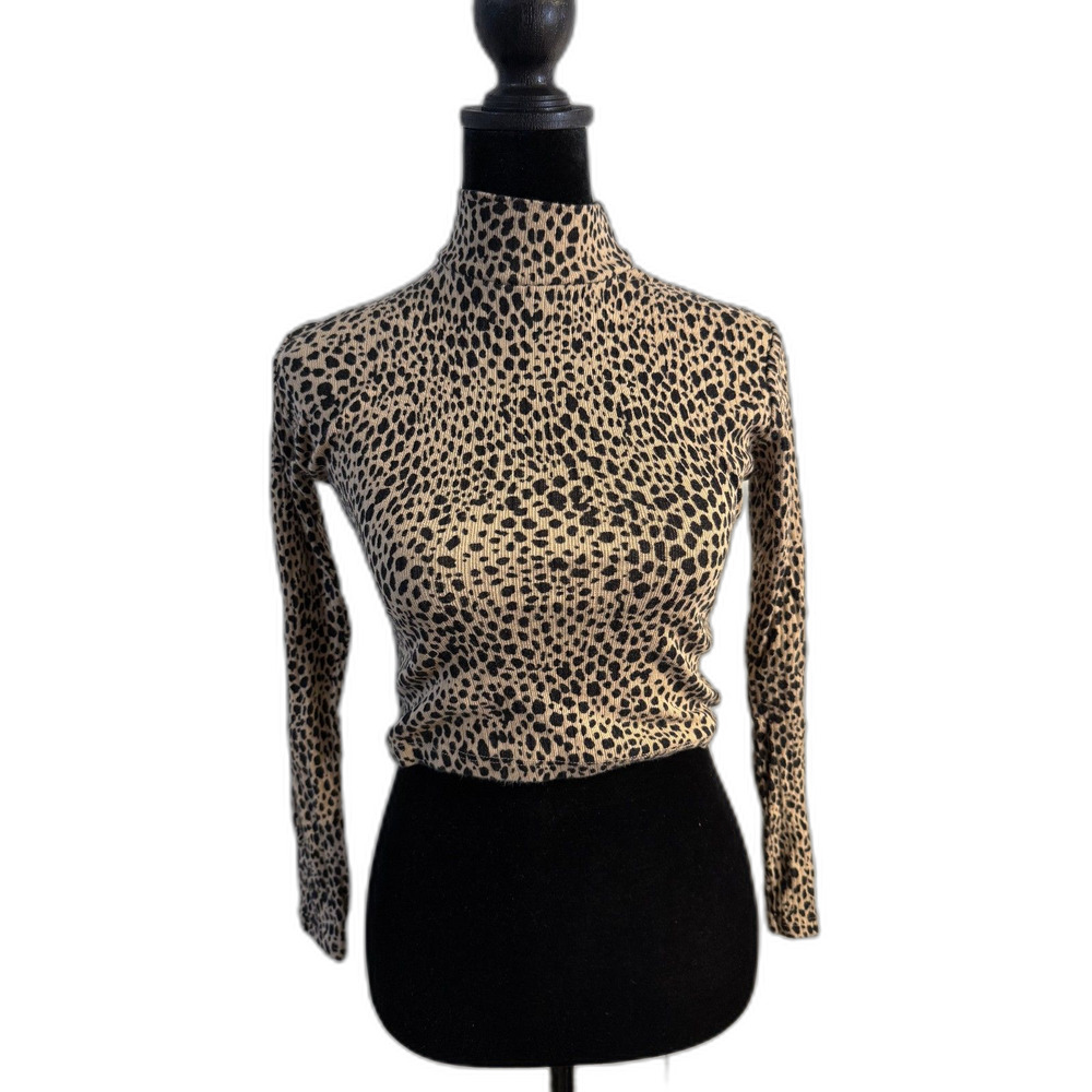 Brandy Melville Cheetah Print Ribbed Turtleneck Top — Long Sleeve, Fitted